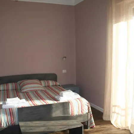 Feni Bed & Breakfast *